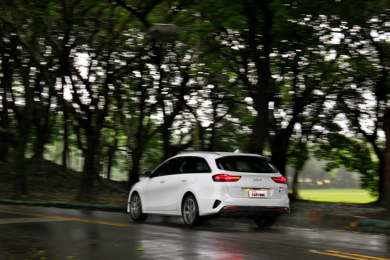 Ceed Sportswagon有著歐系路感，路面回饋紮實但確保有乘坐舒適。