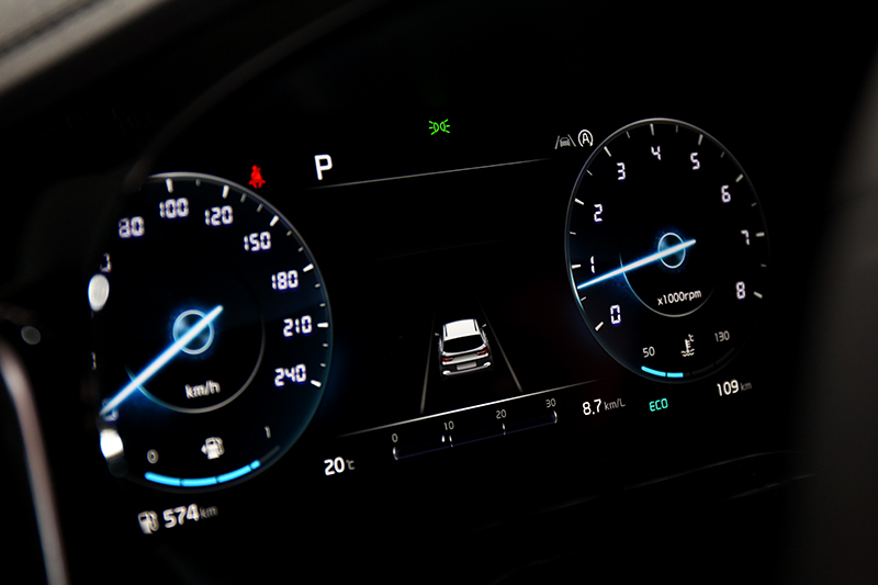 此次12.3吋數位儀表列為標配。