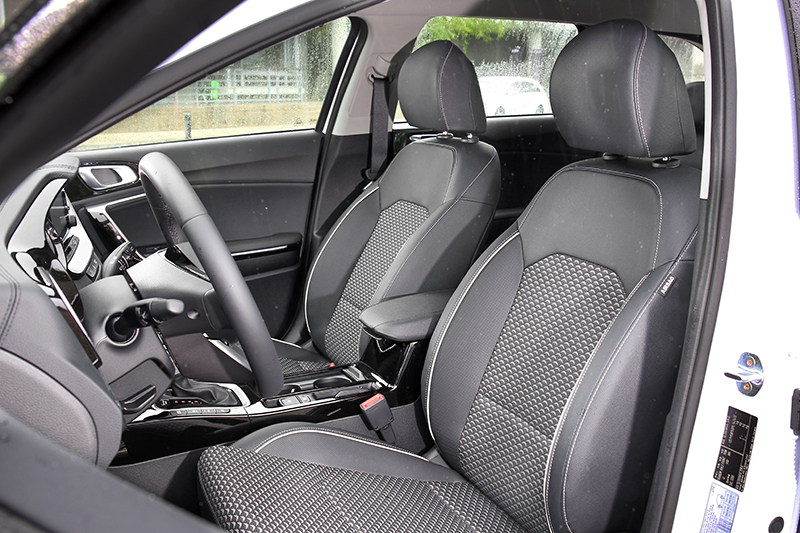 駕駛座增加記憶功能。