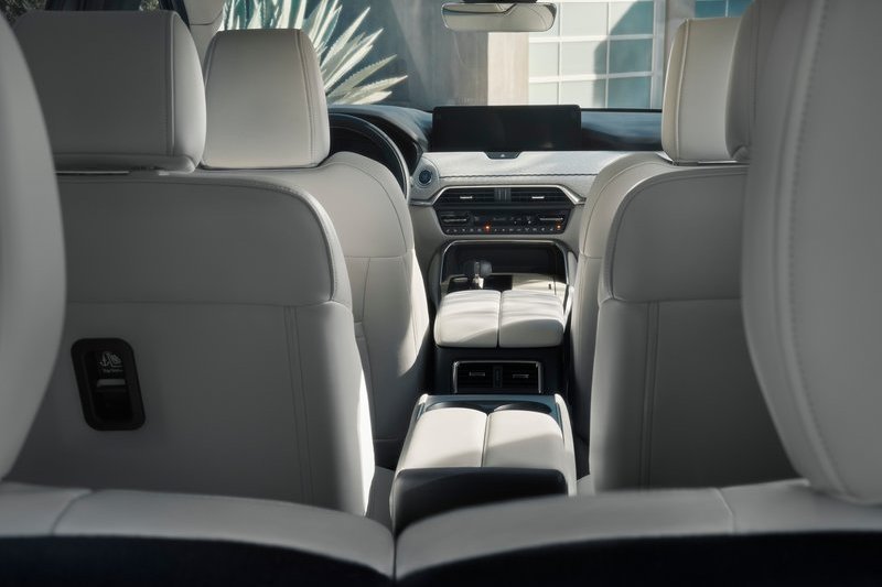 CX-80為七人座車型。