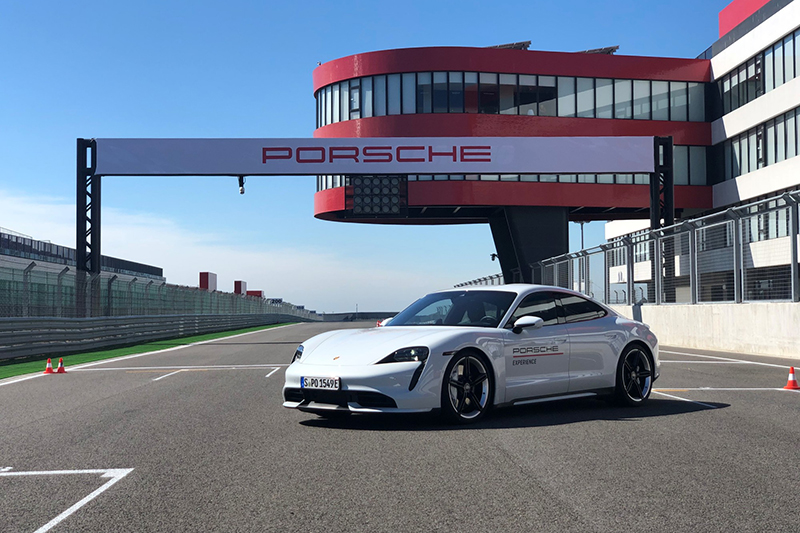 台灣保時捷未來將於台中麗寶賽車場設立保時捷駕駛中心。