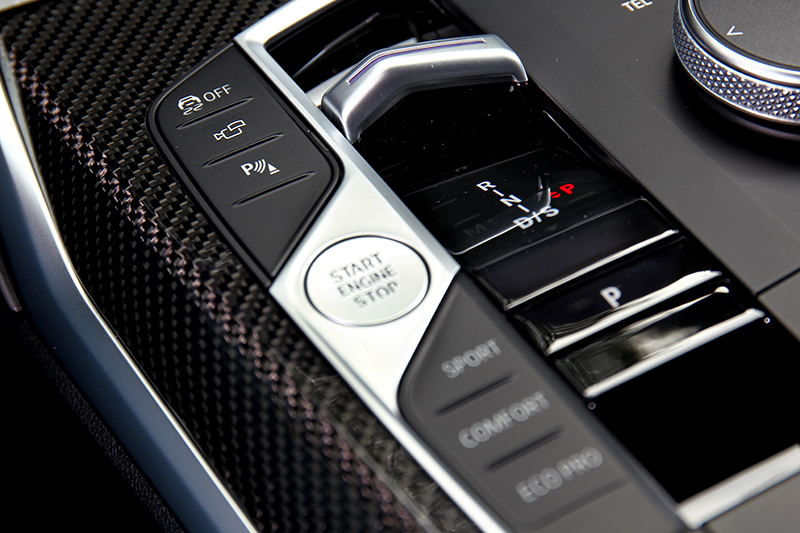 排檔改為撥桿式設計。