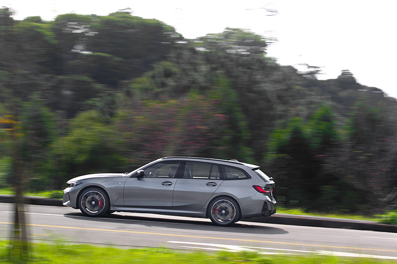 M340i xDrive Touring雖不如M3 Touring狂暴,但其實加速表現已非常強悍了。