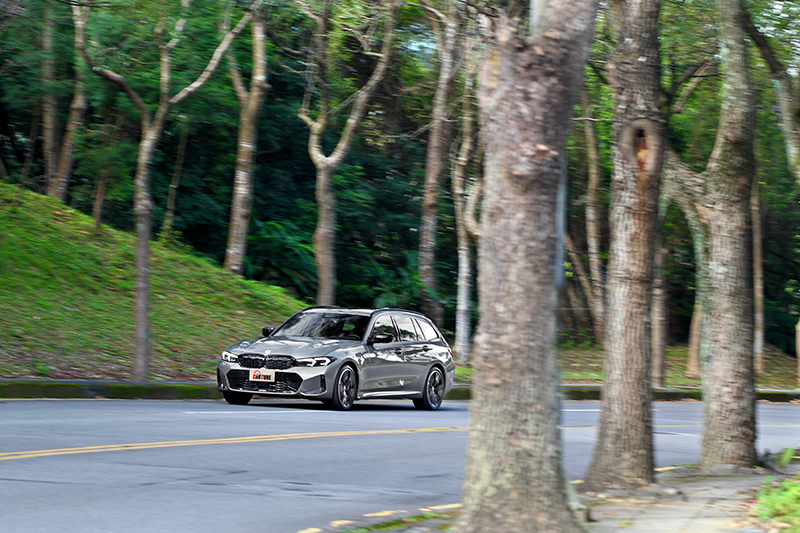 充配的動力讓M340i xDrive Touring無論在任何模式都不會有無力感。