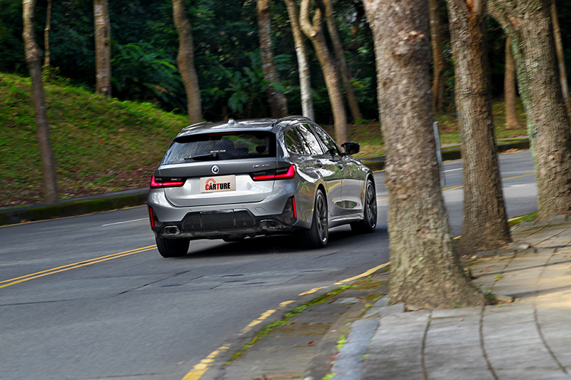 M跑車電子懸吊與四輪驅動造就M340i xDrive Touring優異的身手。