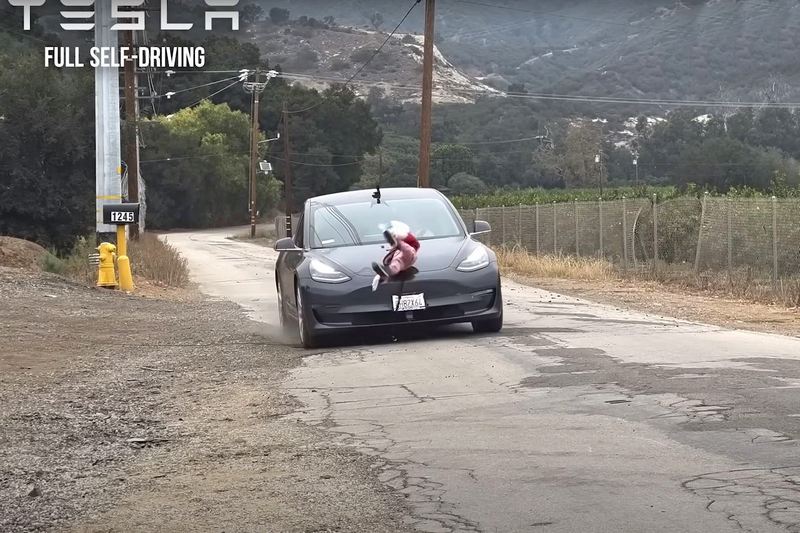 The Dawn Project測試Tesla FSD時竟發生沒煞車撞假人情況。