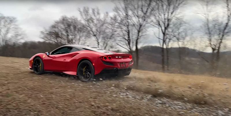 Foreign YouTuber drove Ferrari F8 Tributo to run a rally.