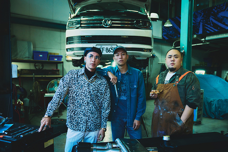 【車勢星聞】頑童MJ116「油門催落」嗨唱電影同名主題曲《速命道》。(圖:寬銀慕電影提供)