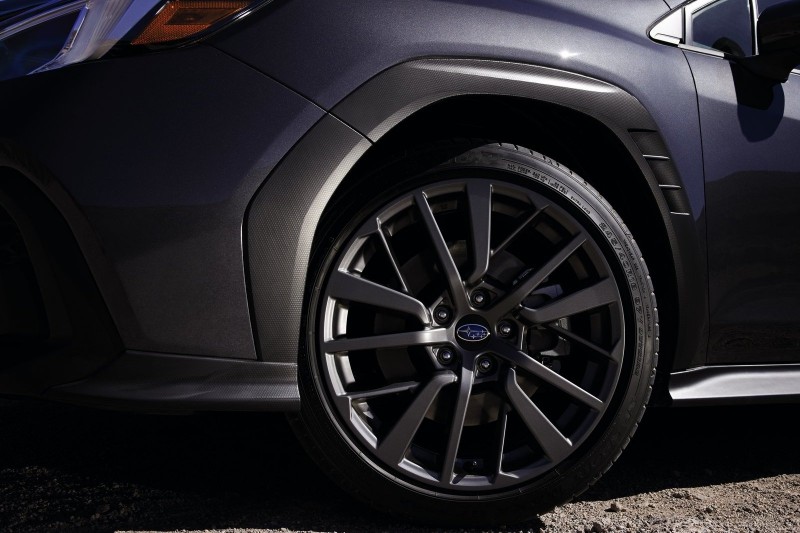 WRX/WRX Wagon配備18吋輪圈。