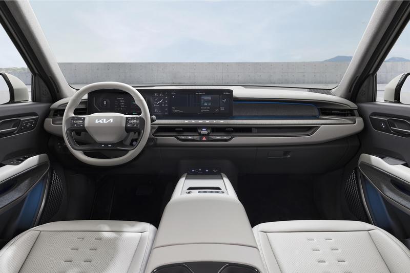 座艙配置雙12.3吋螢幕。