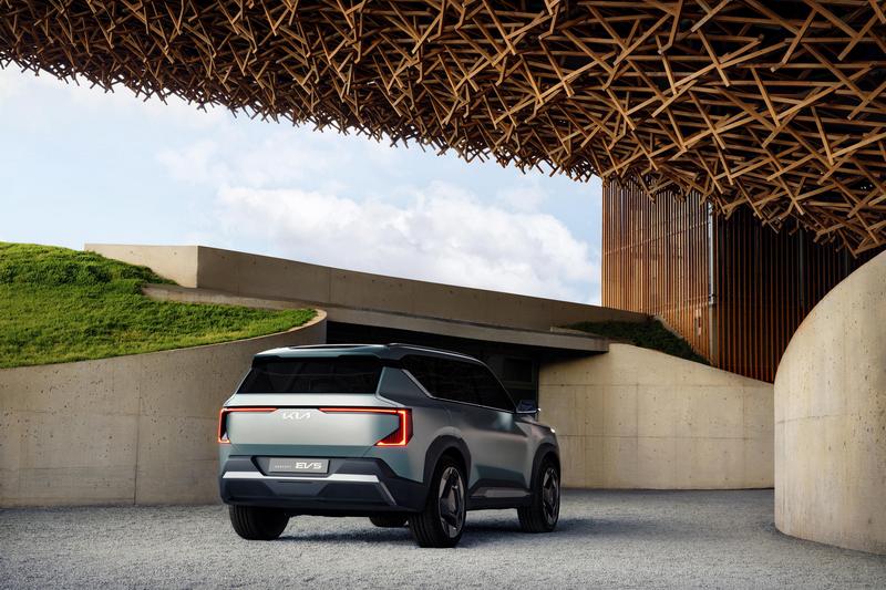 Kia近日在中國電動日帶來Concept EV5。