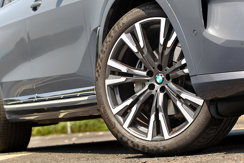 22吋輪圈讓視覺與動態都獲得滿足。