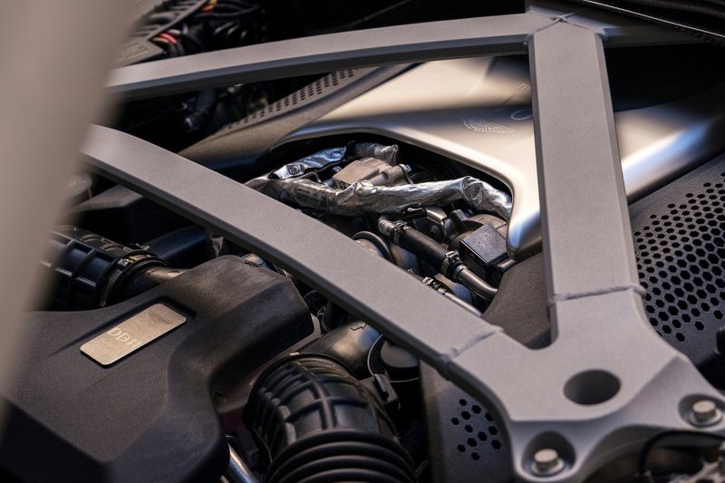 DB11後繼車應會是DB12，動力會提供4.0升V8與5.2升V12。