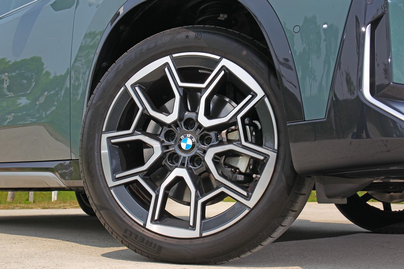 配備19吋輪圈可選配升級至20吋。