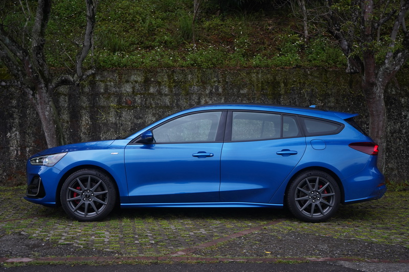 Focus Wagon在外觀上與五門掀背ST-Line Vignale在B柱之前並沒有太大不同