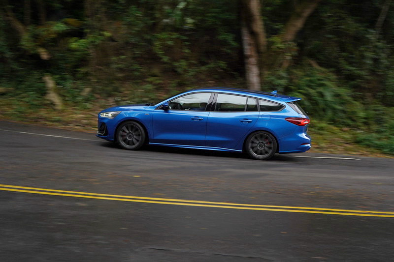 182匹的最大馬力及24.5公斤米的扭力峰值,輕快飽滿的加速力道很難想像它只是具小排氣量引擎