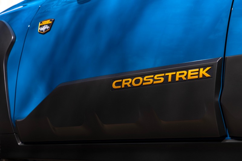 車身附有Wilderness銘牌,車名亦用橘黃配色強調。