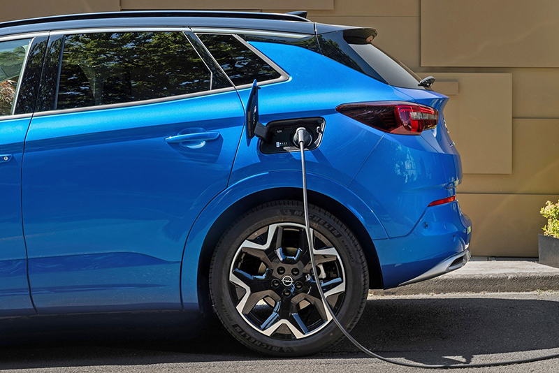 1.6 PHEV插電式複合動力車款是否引進目前仍不得而知。