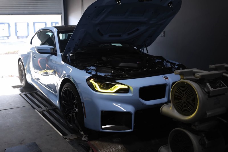 美國IND Distribution將M2推上了馬力機進行實測,沒想到光是輪上馬力就已經比官方宣稱的還要大。