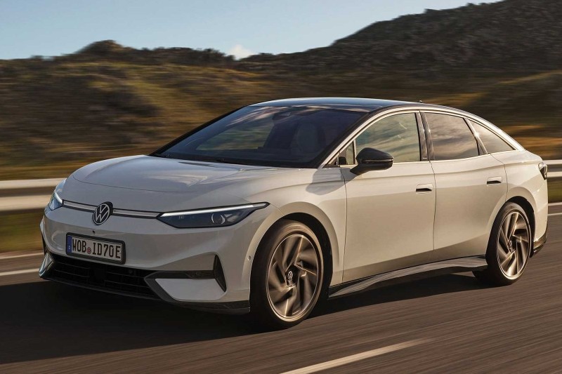 ID.7經過了很久的預告,終於在這次的上海車展進行發表。