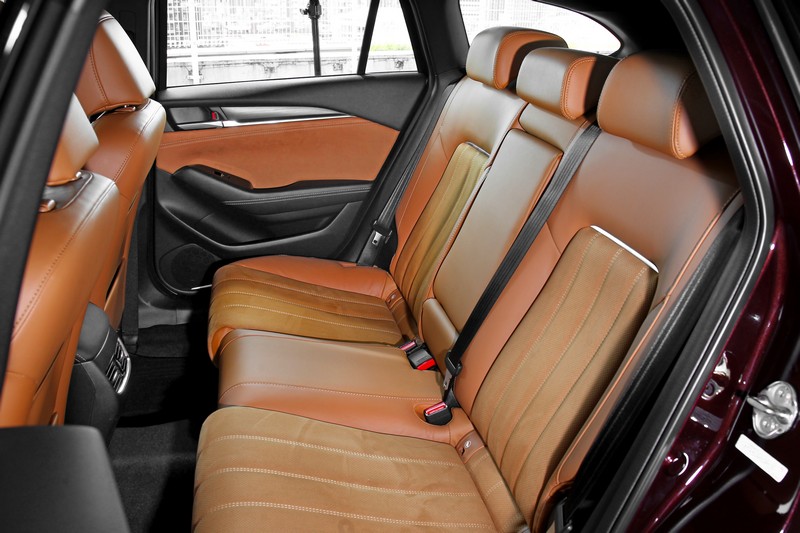 2,750mm軸距不算亮眼,但實際乘坐仍有不俗的空間表現。