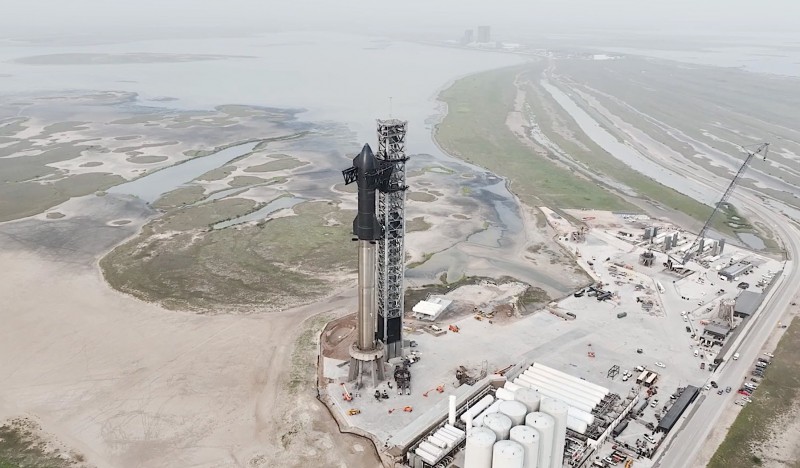 這次發射的火箭總高度119公尺,而推進器就佔了90公尺之多。