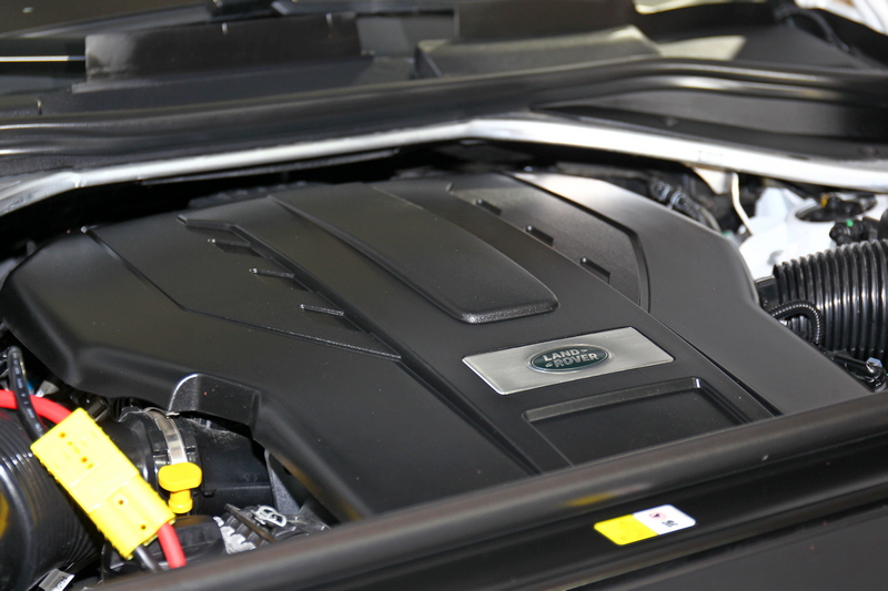 Range Rover Sport SV將搭載4.4升V8渦輪引擎。