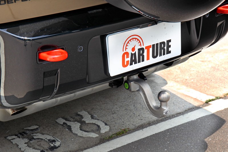 因X Defender車型所以拖車鉤拖車環等皆為標配。