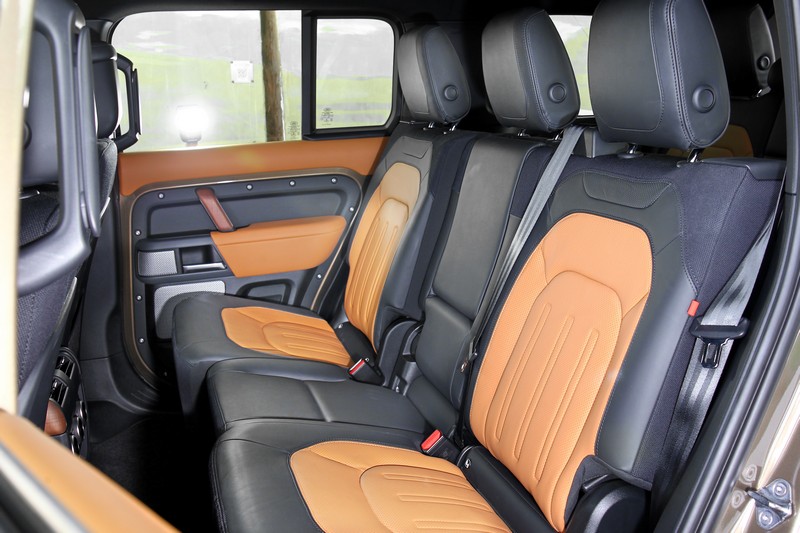 第二與第三排也有加熱功能。