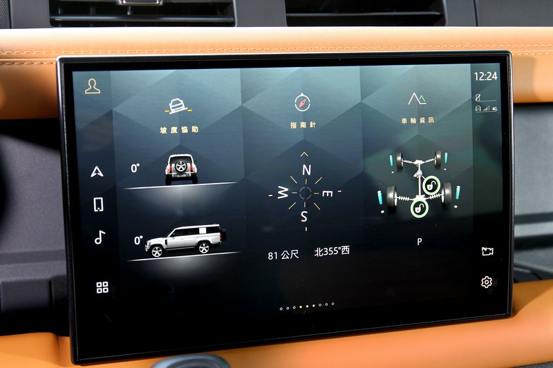 可從11.4吋中控螢幕中得知涉水深度、四輪驅動狀態等資訊。