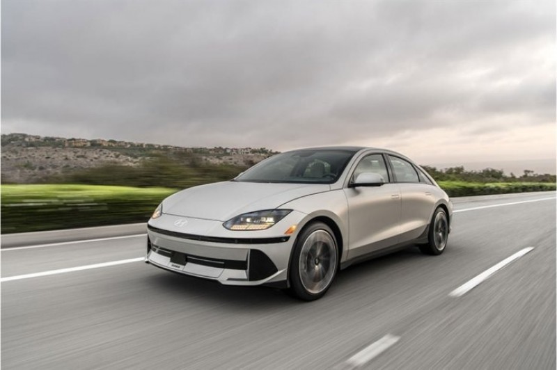 現代汽車全新世代的車款相當受到市場歡迎,歐美地區經常可以看到該品牌的車輛被推薦。