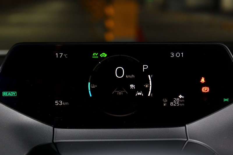 7吋液晶數位儀錶簡明易判,介面設計與視覺美感也頗具水準。