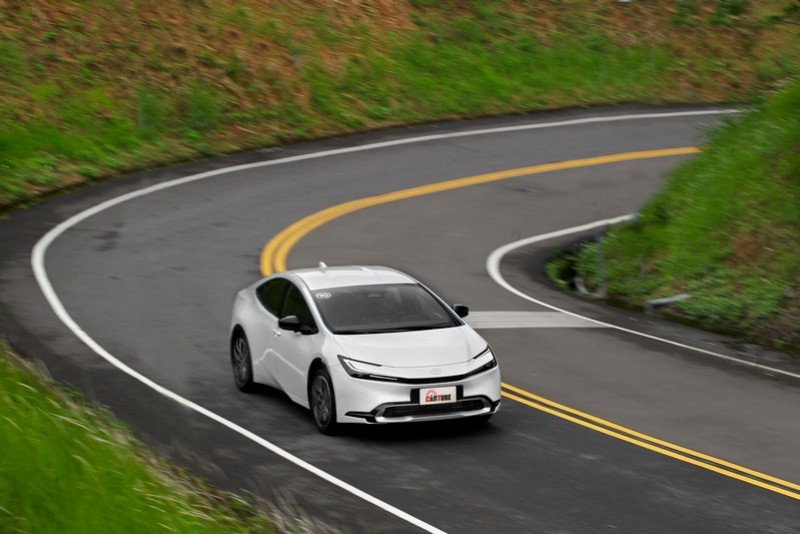 彎中悠遊實在很難不喜歡這款車,當然前提是別真的開得過火。