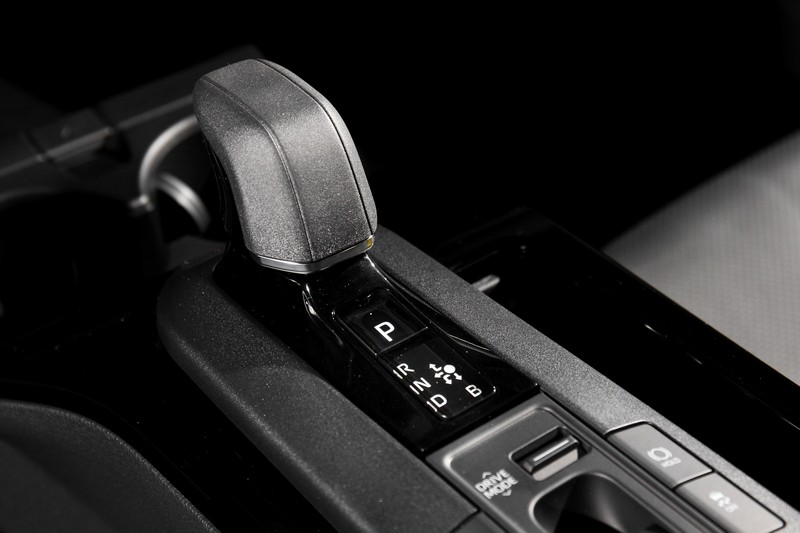 一如電動車也可選擇B模式檔位,透過減速時強化阻力回充電能,將使節能效益更加顯著。