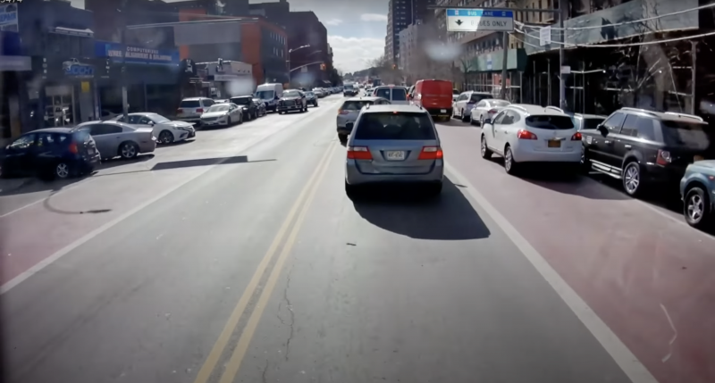 違規停車的亂象其實在紐約也很常見,台灣可能也需要透過更多方法改善才行。