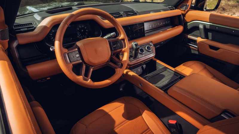 座艙能將飾板改為棕色皮革包覆。