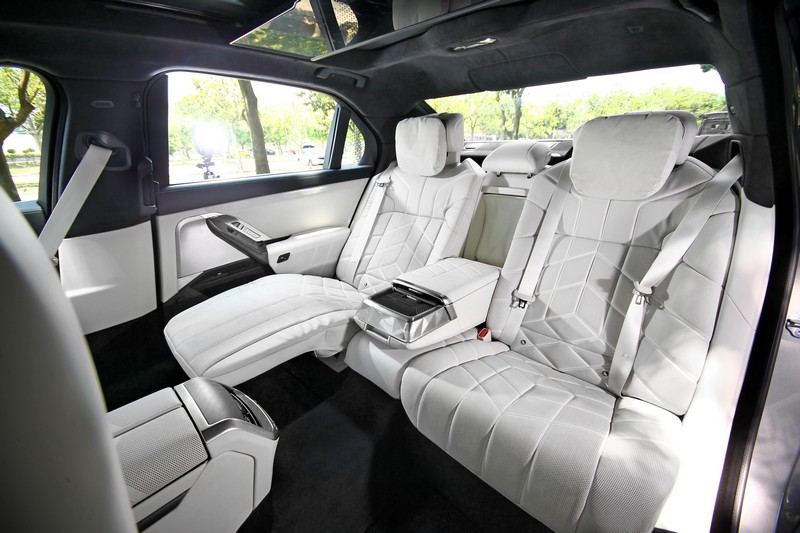 豪華總裁座椅能讓人徹底放鬆，但可惜椅背角度不夠傾斜。