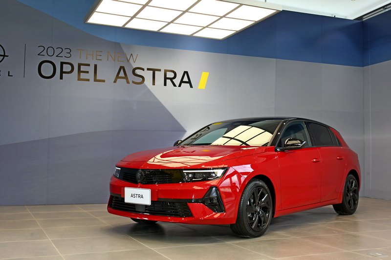 Astra外觀運用豐富線條勾勒。