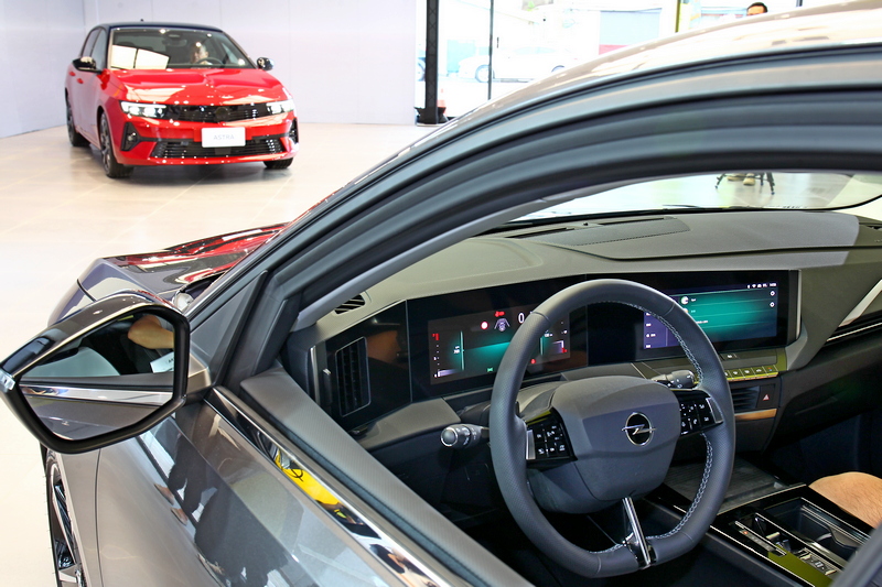 Astra座艙擁有更鮮明的科技氛圍。