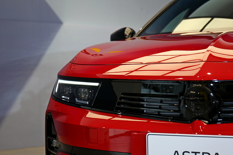 GS Line潮流版配備Intellilux Pixel LED Light矩陣式頭燈。