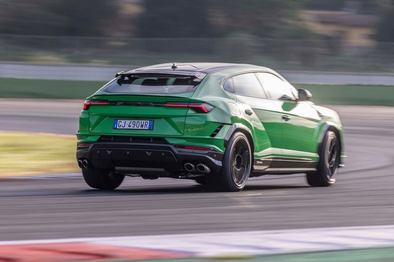 Urus Performante的666hp/86.7kgm最大輸出，讓它在Hockenheim GP賽道最終測得1分55秒8成績。