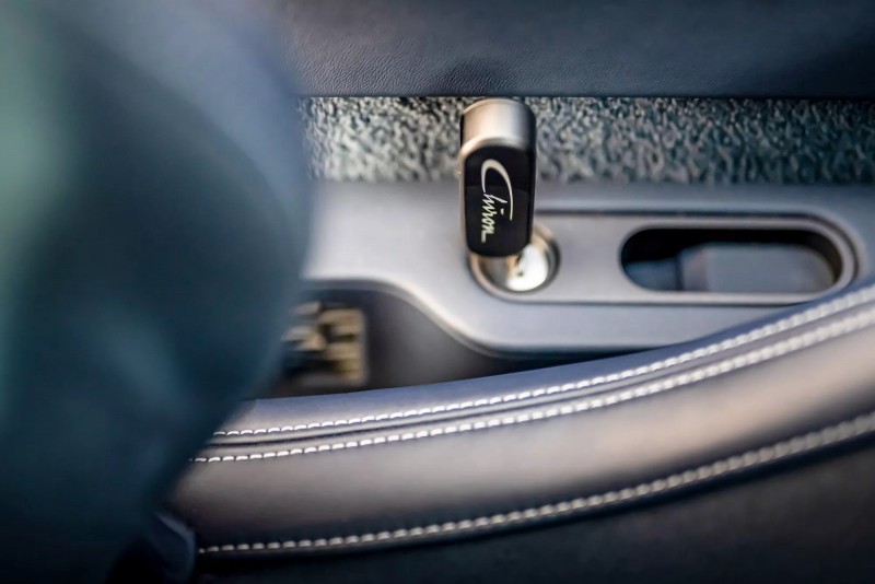 參與活動的車主都必須帶著第二把鑰匙,如此一來才能夠解除Chiron的封印,發揮完整性能。