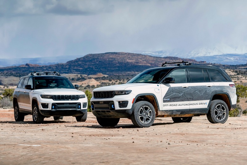 Jeep近日公布半自動越野影片。