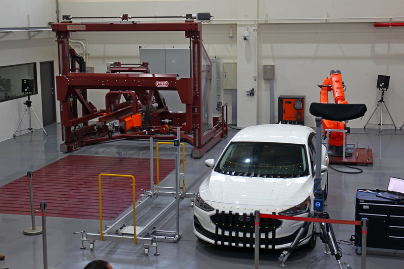 車輛撞擊的車內假人設定與車輛整備預計需花費8.5個工作天。