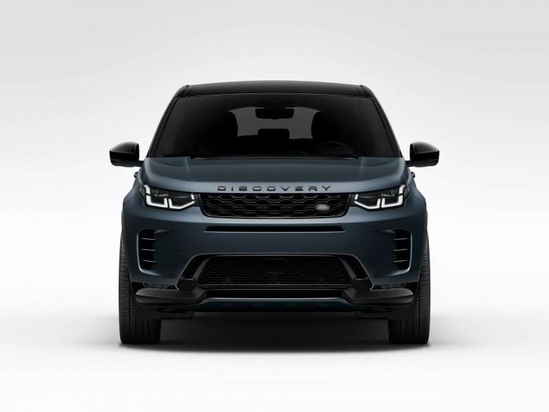 水箱護罩以及保桿都經過更動，看起來更有運動感受。