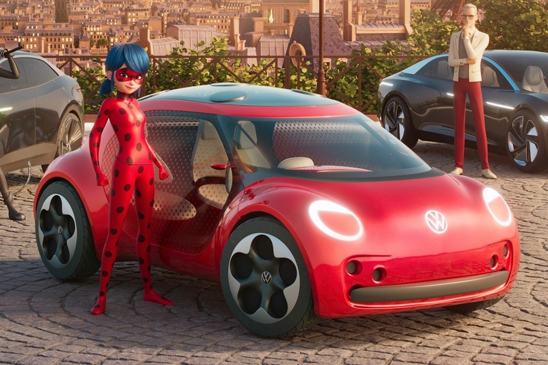 電影《Miraculous:Ladybug&Cat Noir》女主角使用的車輛是Electric Beetle概念車。