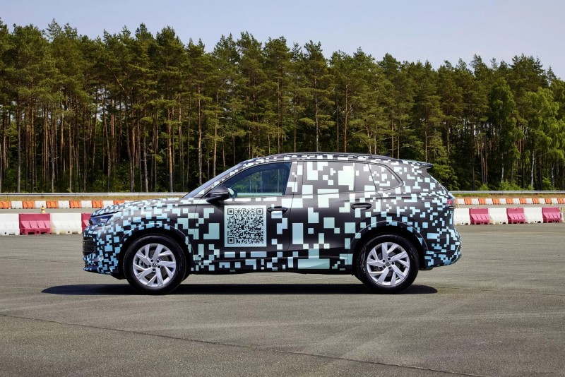 車身尺碼長為4,551mm、寬1,939mm、高1,640mm、軸距2,681mm,預計整體空間表現將會落差不大。