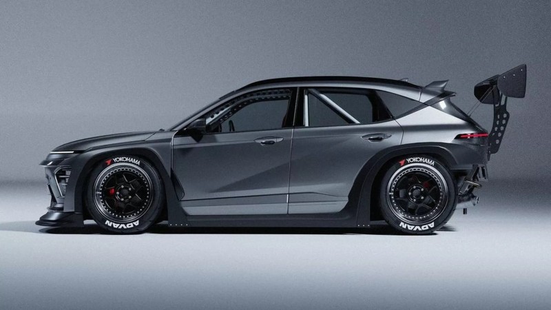 原本較高的休旅車樣貌現在已經完全看不見,低趴的造型更像是掀背車款。