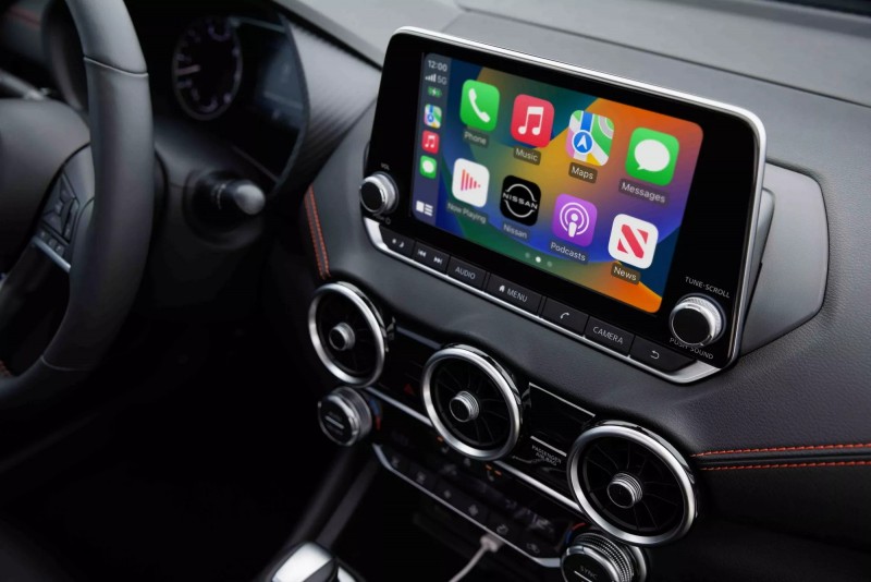 出風口改成的圓形的樣貌,是取自於Nissan Z跑車的設計。