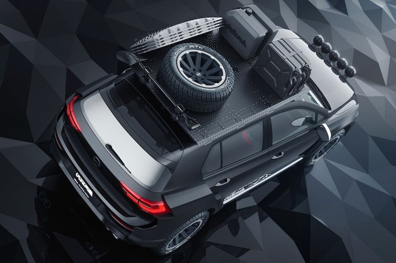 整輛車從原本的鋼砲變成了比休旅車還適合越野的特殊跨界車輛。